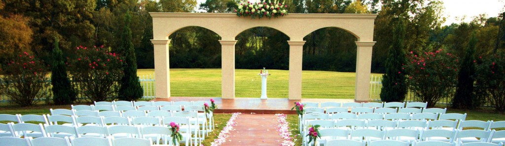 Should Your Wedding Venue Be Inside Or Outside?